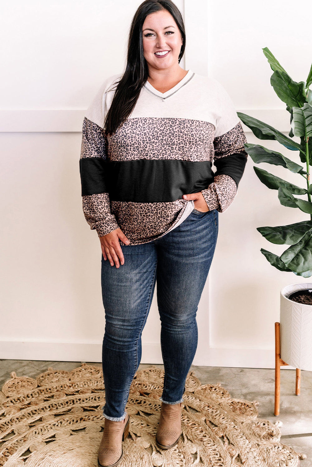 Black Leopard Print Colorblock V Neck Long Sleeve Plus Size Top